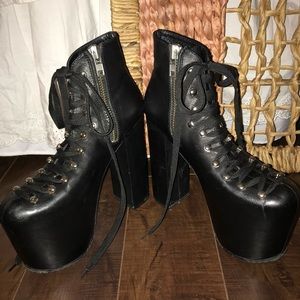 UNIF THE HELLBOUND IN BLACK